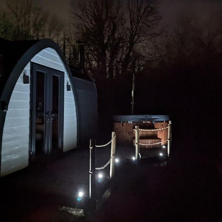 Emlyn'S Coppice - Luxury Woodland Glamping Villa โฮลีเวล ภายนอก รูปภาพ