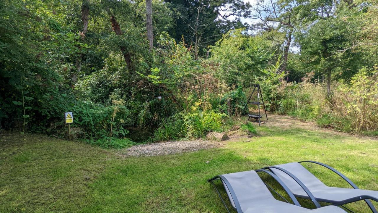 Emlyn'S Coppice - Luxury Woodland Glamping Villa โฮลีเวล ภายนอก รูปภาพ