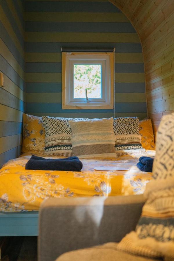 Emlyn'S Coppice - Luxury Woodland Glamping Villa โฮลีเวล ภายนอก รูปภาพ