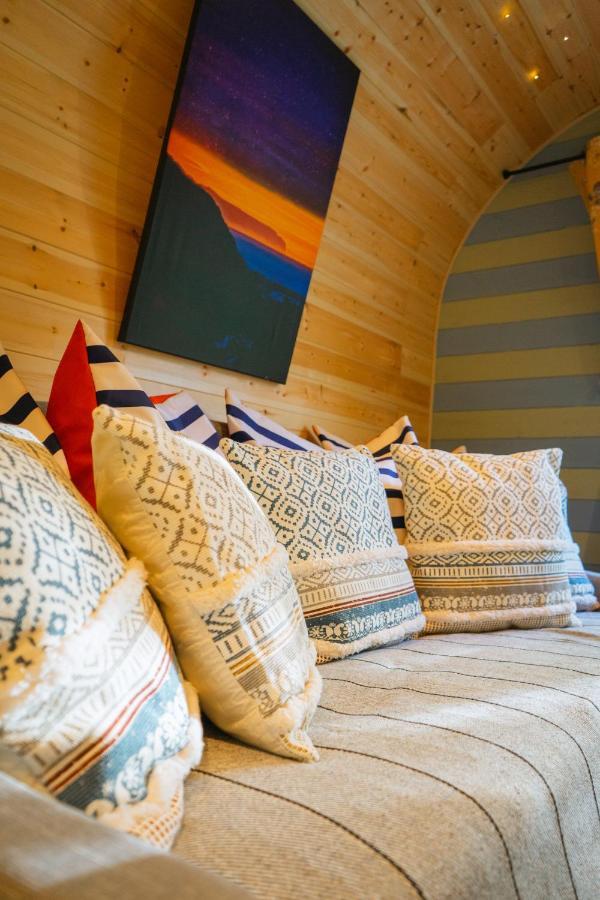 Emlyn'S Coppice - Luxury Woodland Glamping Villa โฮลีเวล ภายนอก รูปภาพ