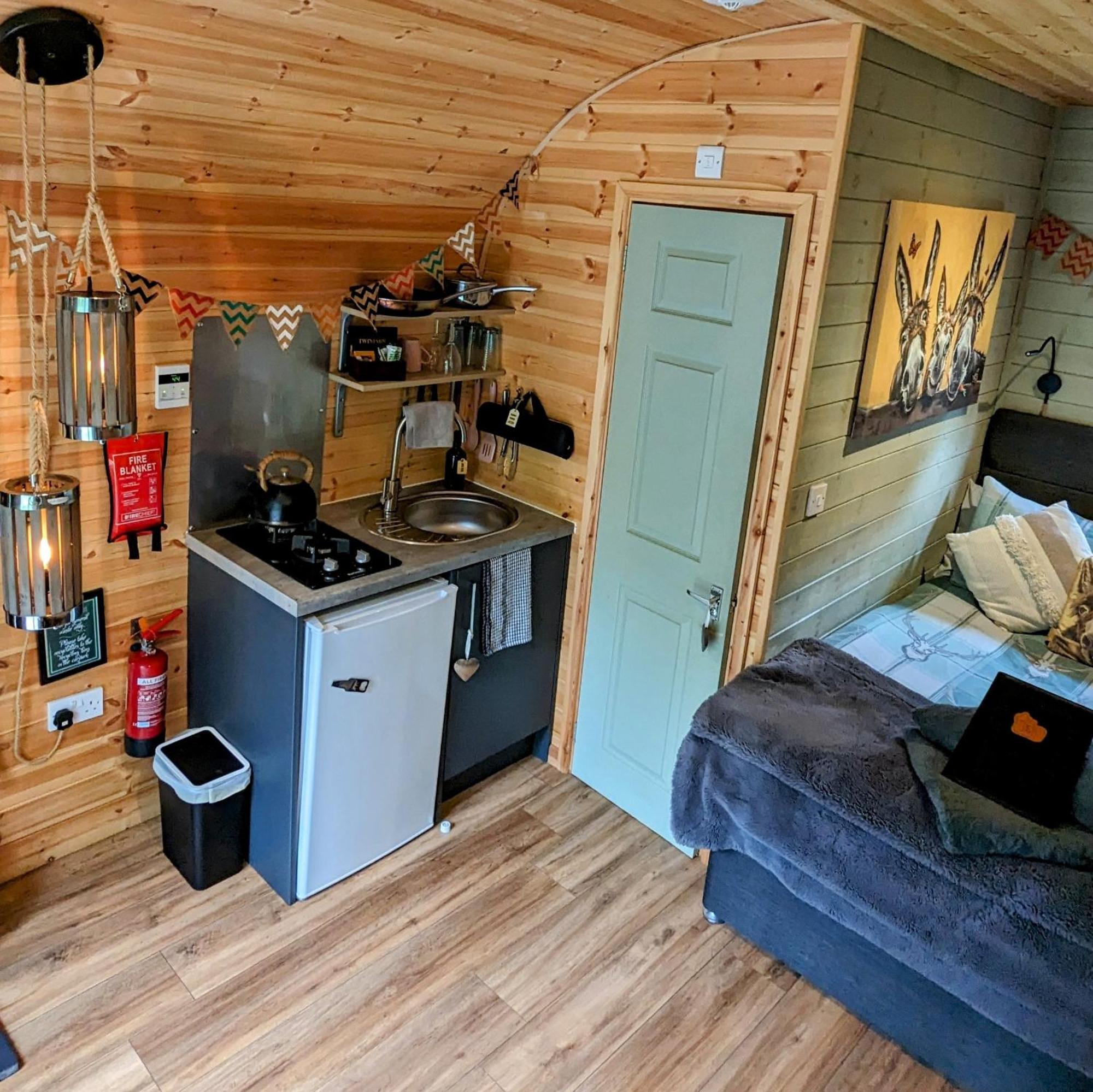 Emlyn'S Coppice - Luxury Woodland Glamping Villa โฮลีเวล ภายนอก รูปภาพ