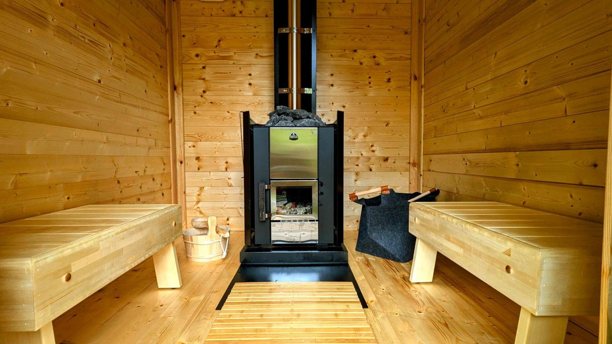Emlyn'S Coppice - Luxury Woodland Glamping Villa โฮลีเวล ภายนอก รูปภาพ
